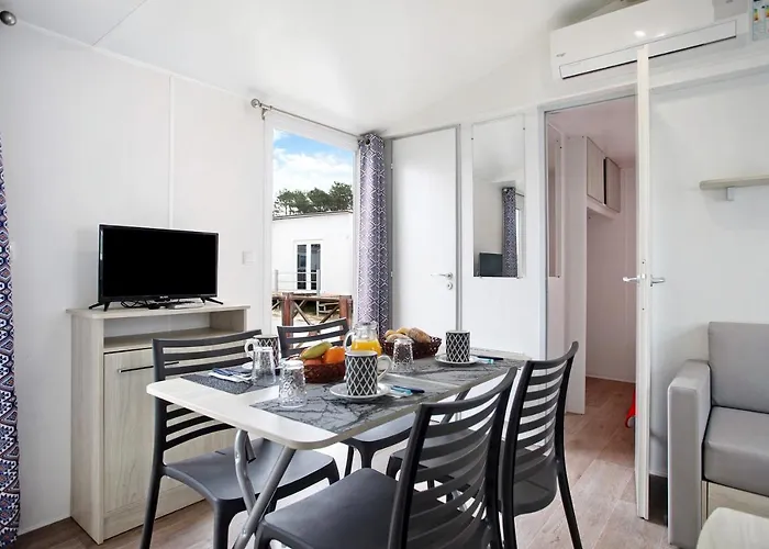 T2 I V- 15 Min From Nazare Chalé